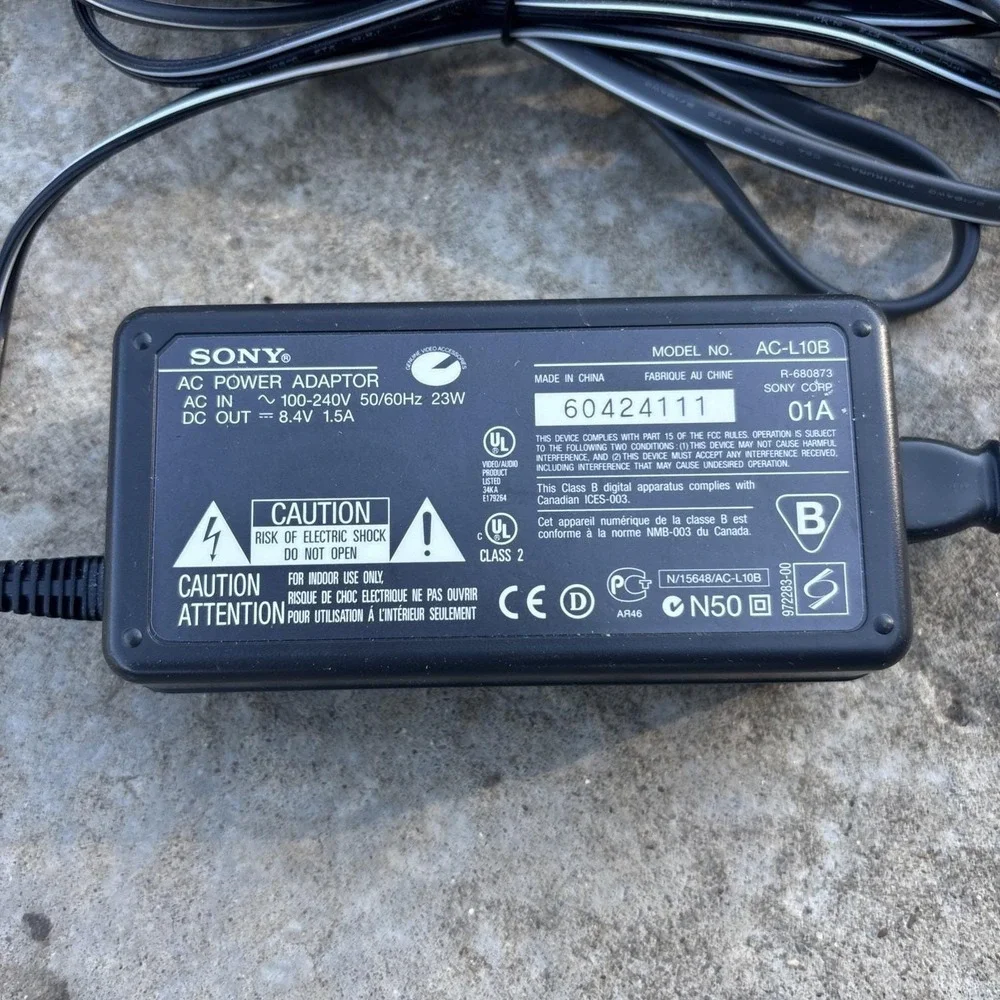 Genuine OEM Sony AC-L10A Power Adapter Hi8 HandyCam Camcorder AC-L10B AC-L10C